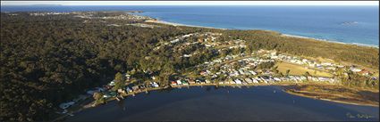 Burrill Lake - NSW (PBH4 00 9699)